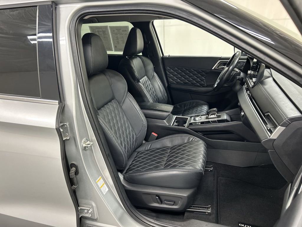 Used 2022 Mitsubishi Outlander SEL AWD/4WD image 24