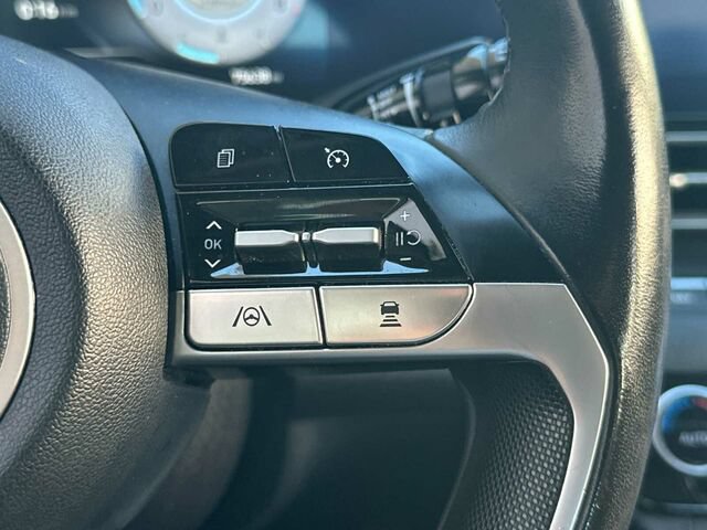 Used 2023 Hyundai Elantra Limited FWD image 29