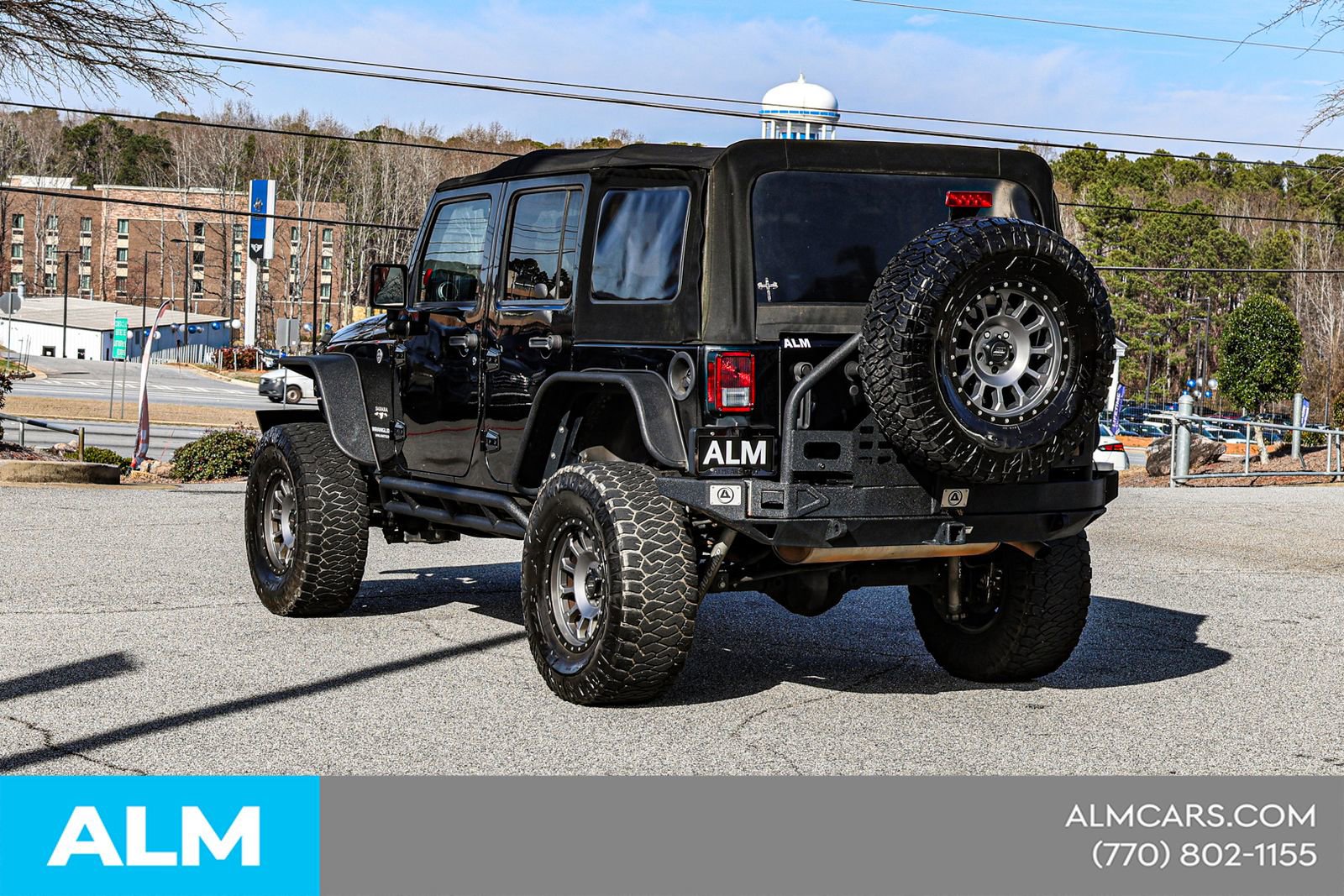 Used 2016 Jeep Wrangler Unlimited Sahara w/ Connectivity Group image 9