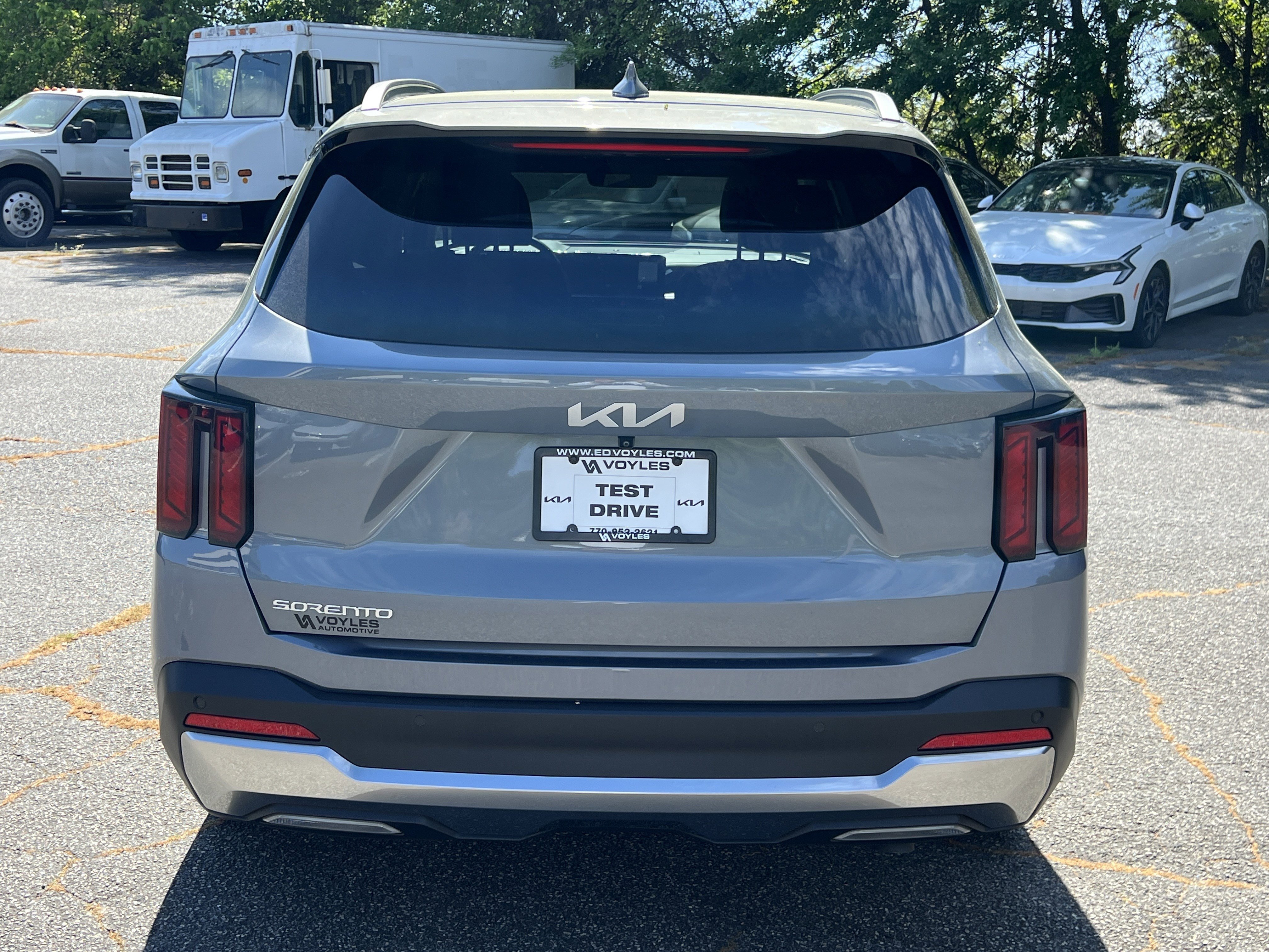 Certified 2025 Kia Sorento EX w/ Panoramic Sunroof Package image 6