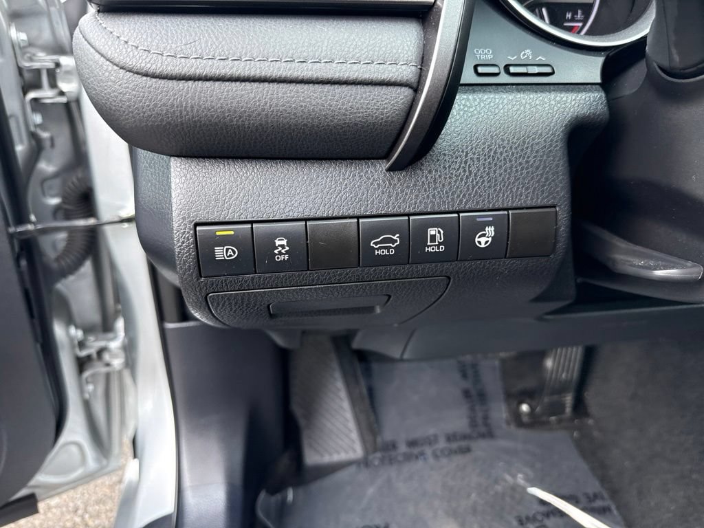 Used 2022 Toyota Camry XLE AWD/4WD image 17