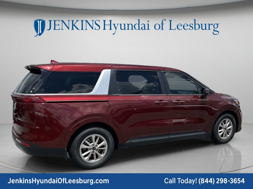 Used 2024 Kia Carnival LX FWD image 4