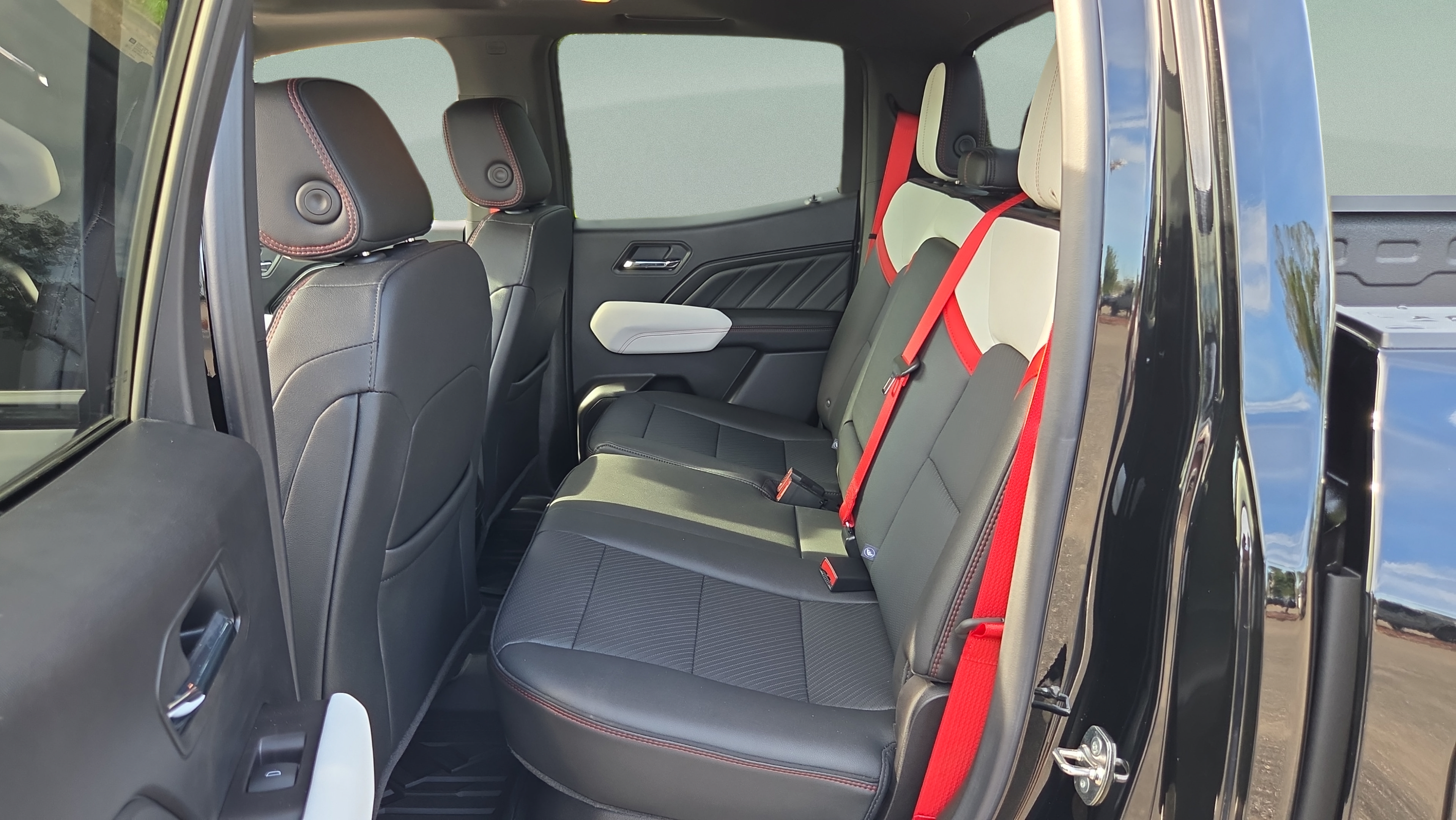 Used 2026 GMC Canyon AT4X AWD/4WD image 10