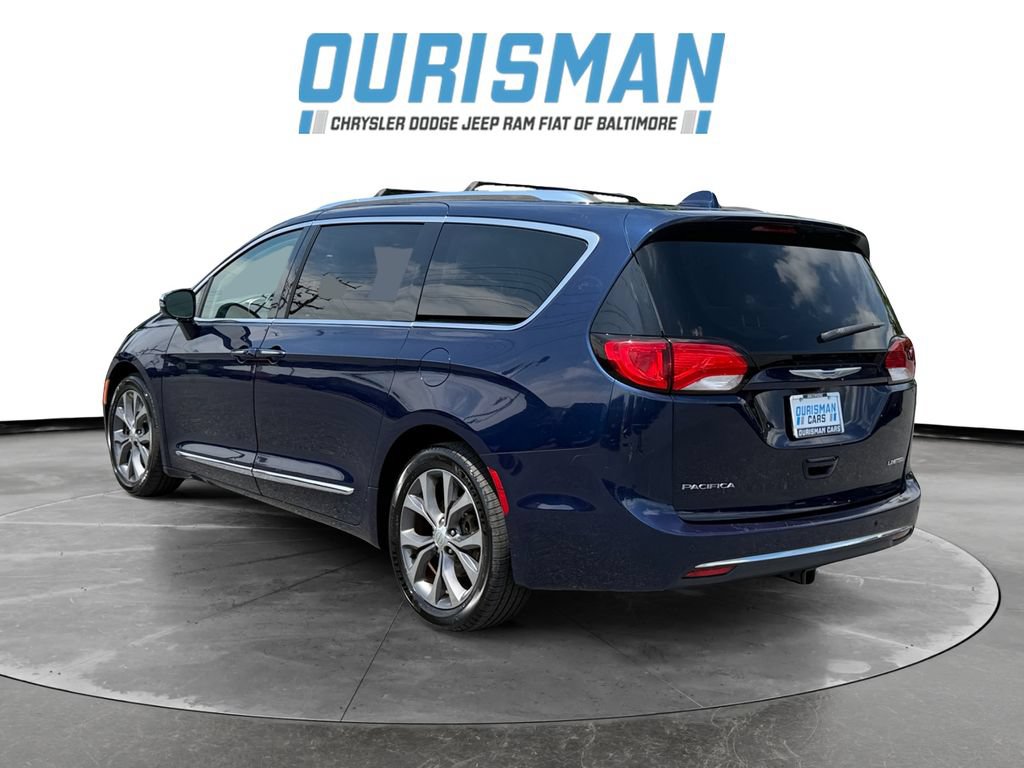 Used 2017 Chrysler Pacifica Limited FWD image 4