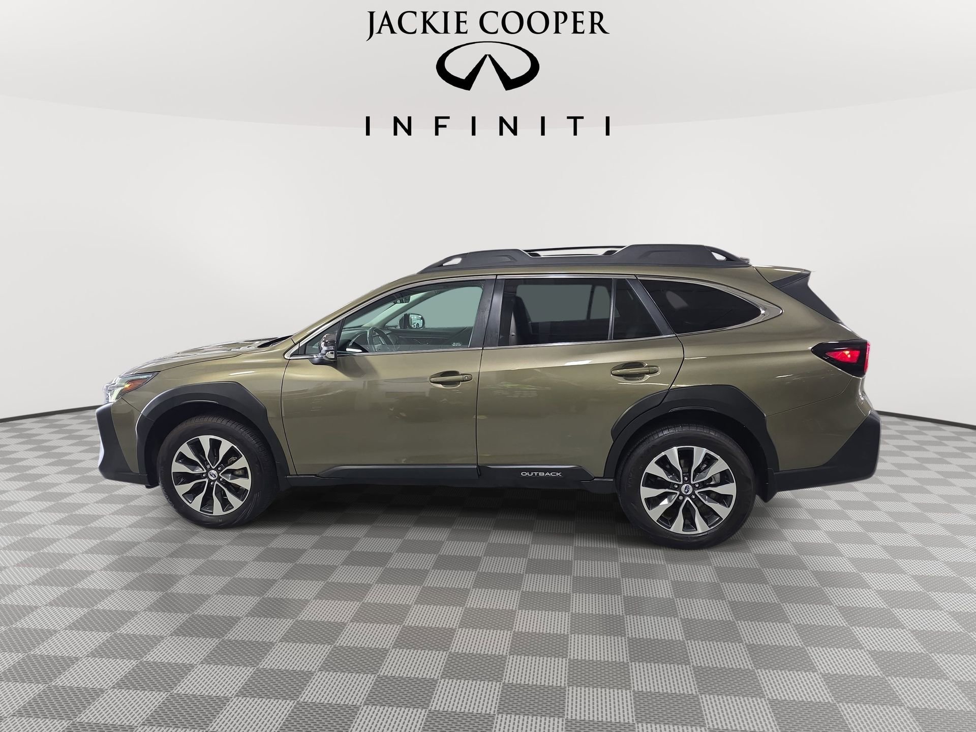 Used 2025 Subaru Outback Limited XT AWD/4WD image 8
