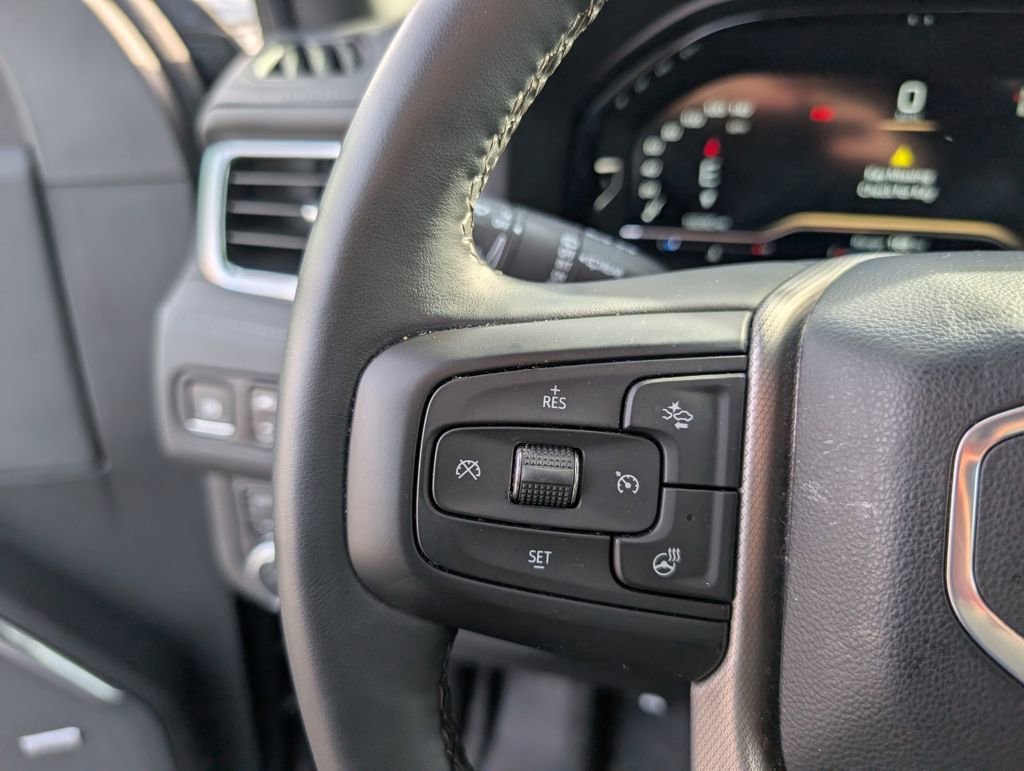 Used 2024 GMC Yukon XL Denali image 16