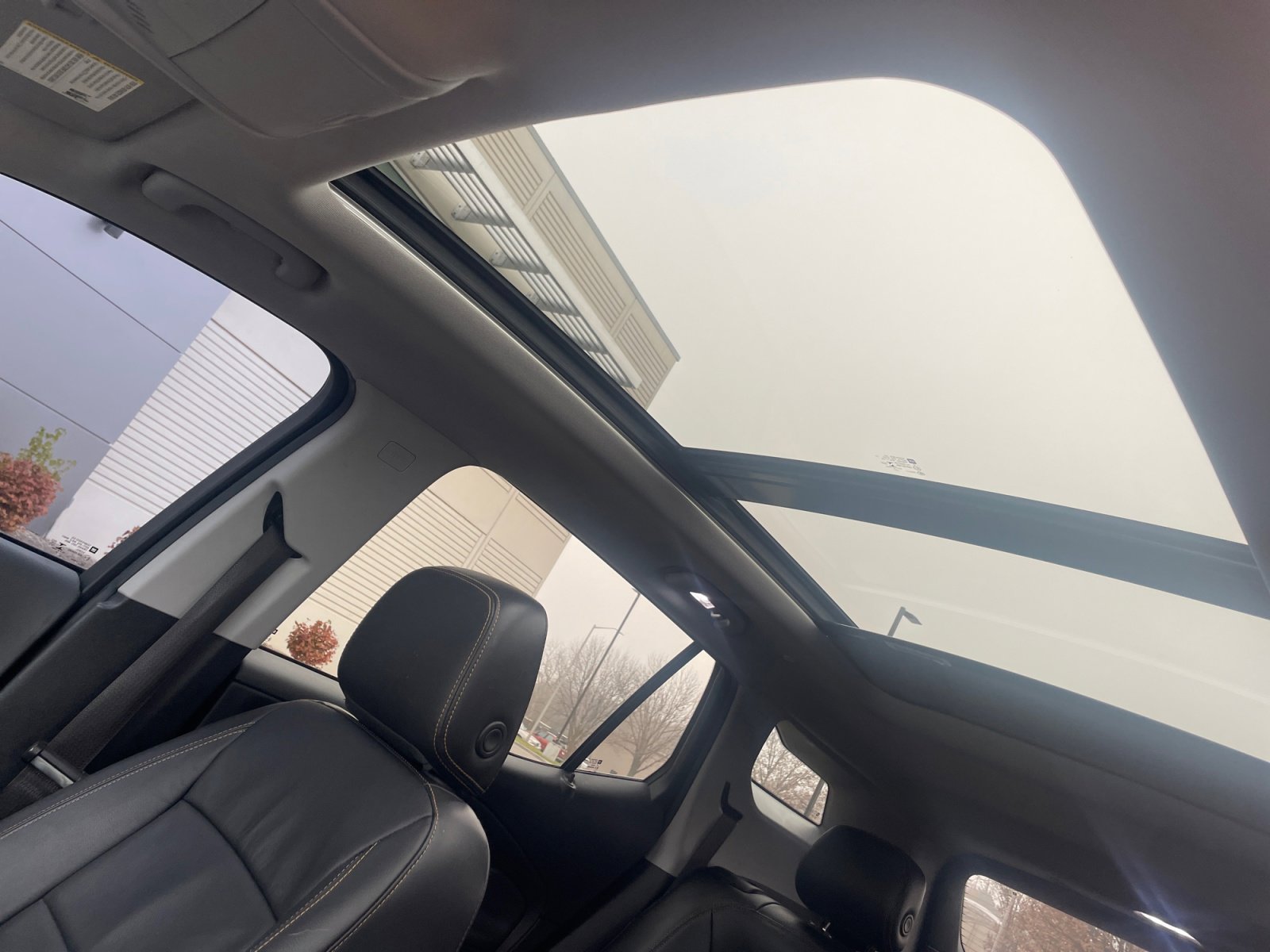 Used 2018 GMC Terrain SLT w/ Preferred Package image 3