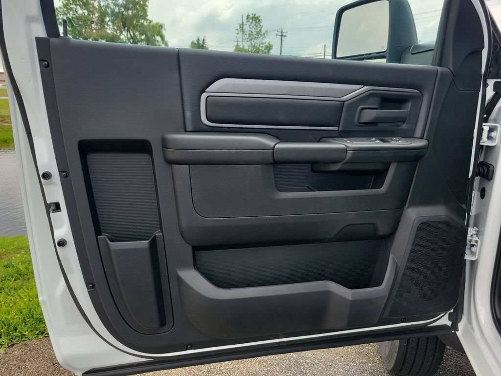 New 2026 RAM 5500 Tradesman AWD/4WD image 19