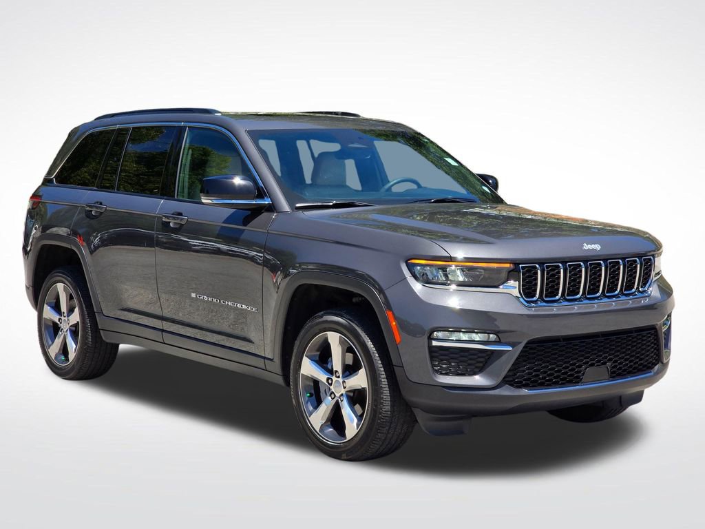 Used 2025 Jeep Grand Cherokee Limited AWD/4WD image 14