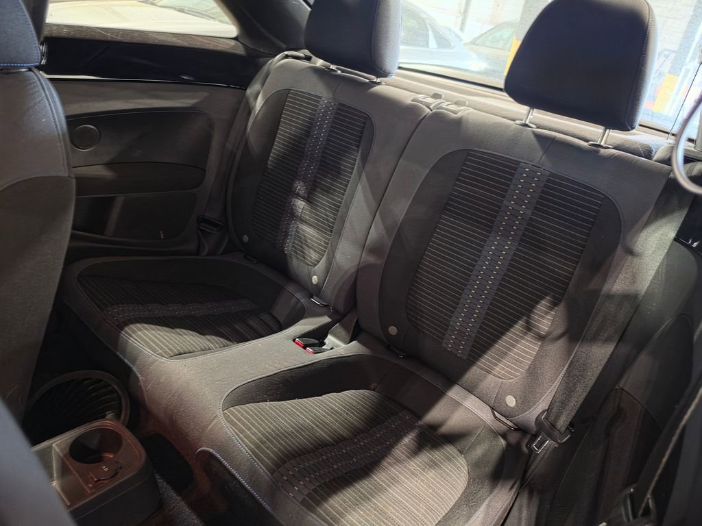 Used 2012 Volkswagen Beetle 2.0T image 7