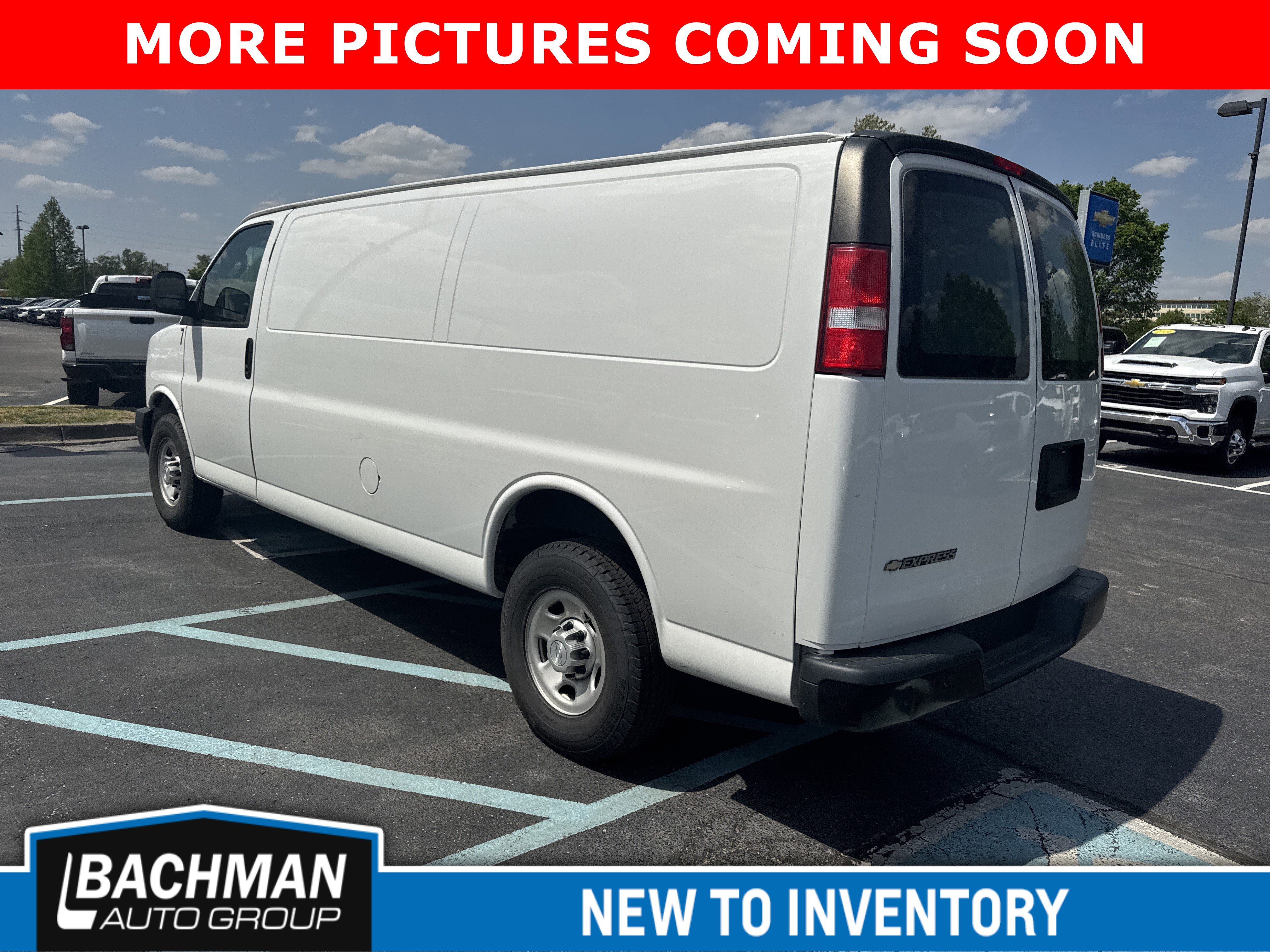 Used 2018 Chevrolet Express 3500 Extended w/ Driver Convenience Package RWD image 10