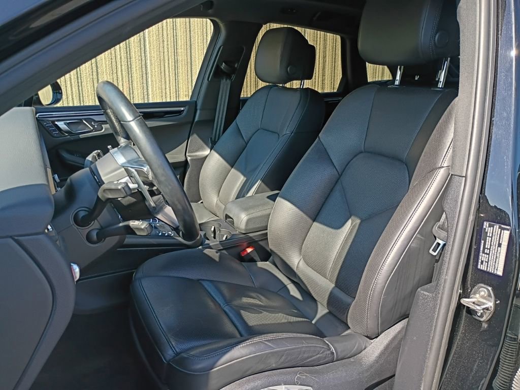 Certified 2020 Porsche Macan S AWD/4WD image 4