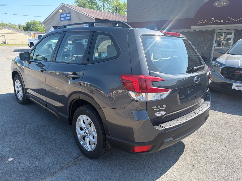 Used 2023 Subaru Forester AWD/4WD image 5