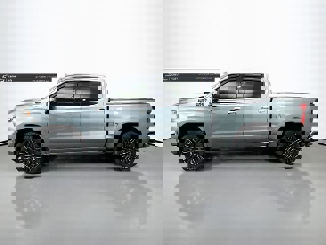 Used 2022 Chevrolet Silverado 1500 High Country w/ Technology Package image 4