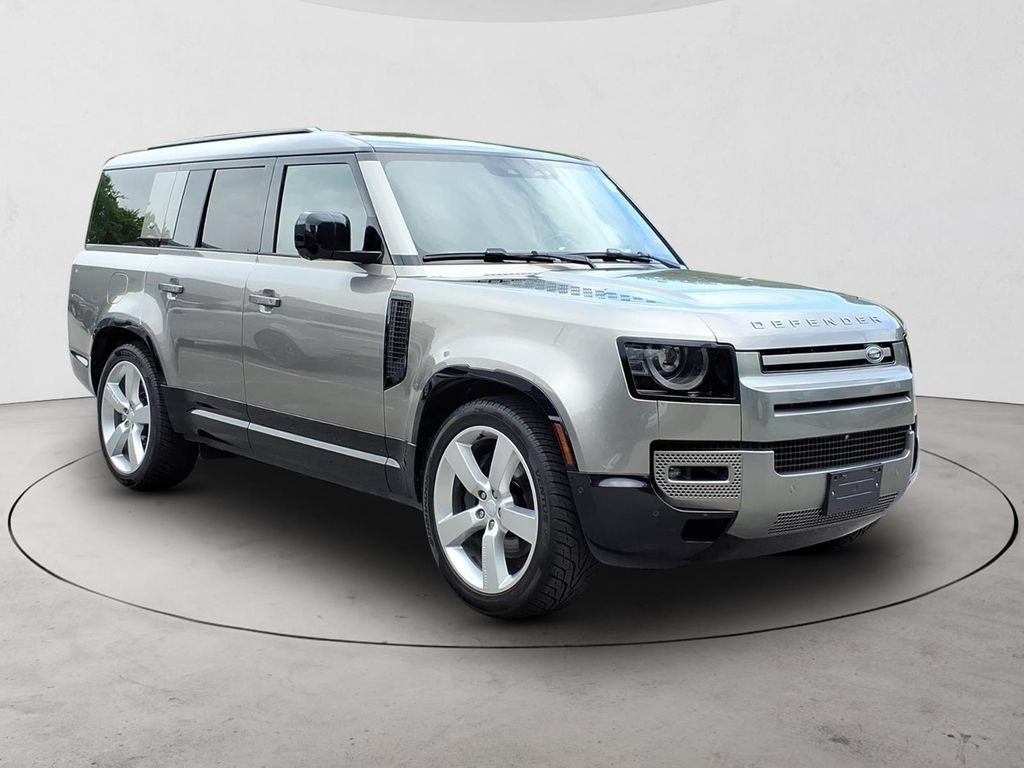 Used 2024 Land Rover Defender 130 X-Dynamic SE AWD/4WD image 3
