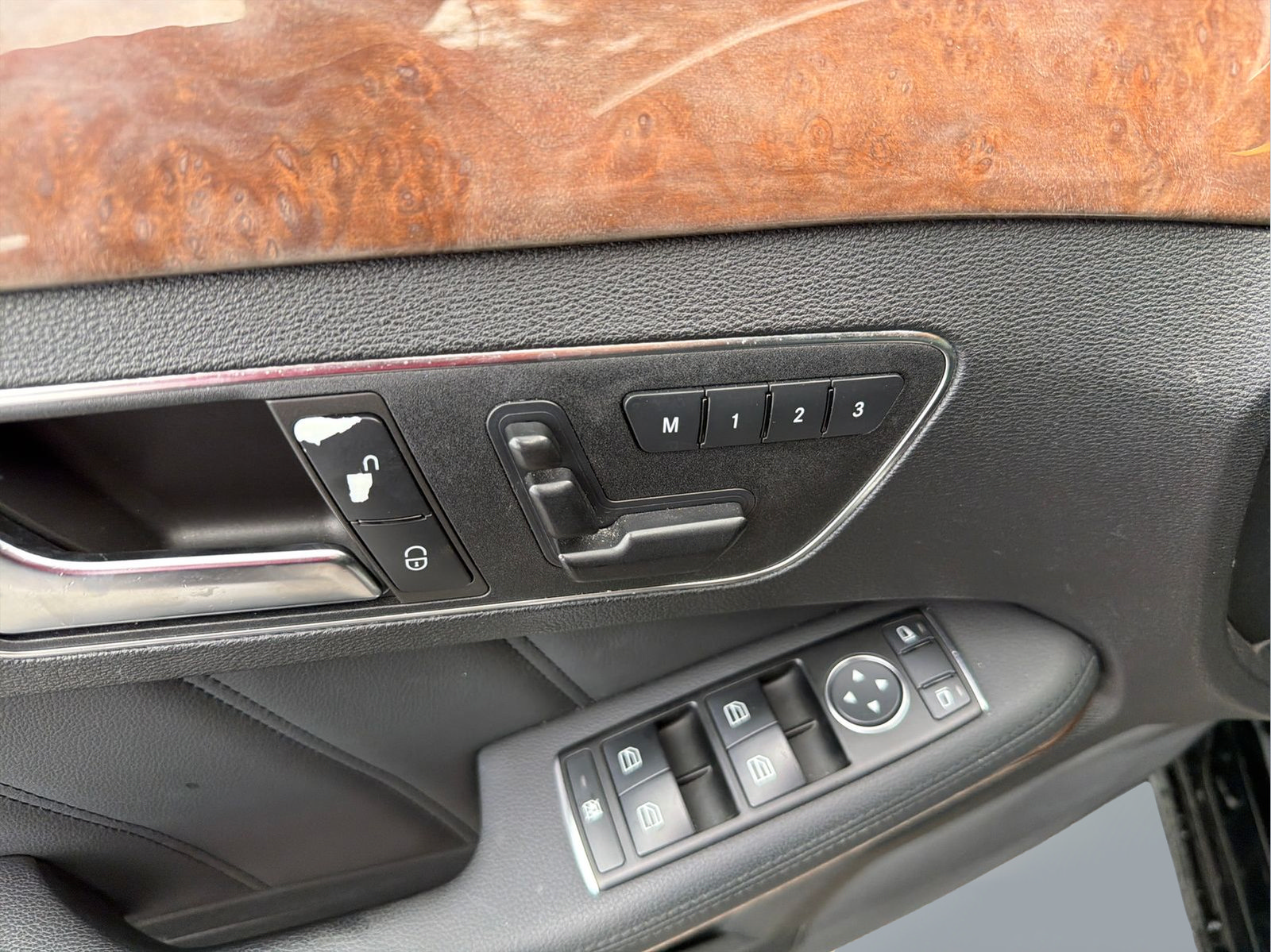 Used 2013 Mercedes-Benz E 350 Sedan image 28