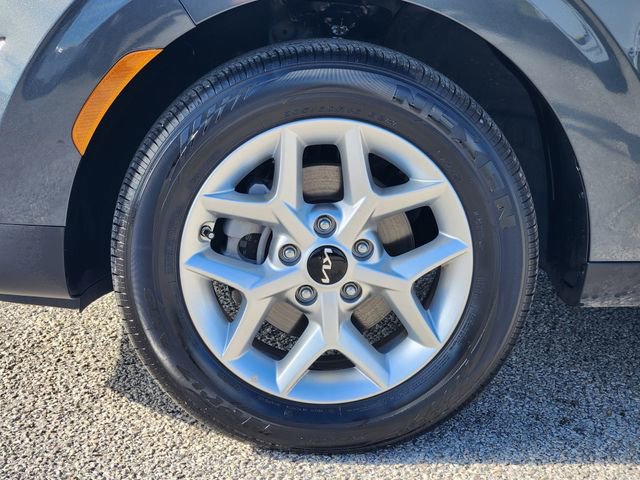 Used 2025 Kia Soul LX w/ LX Technology Package FWD image 10