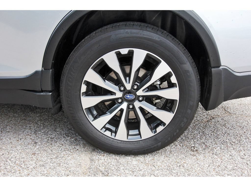 Used 2017 Subaru Outback 2.5i Limited AWD/4WD image 32