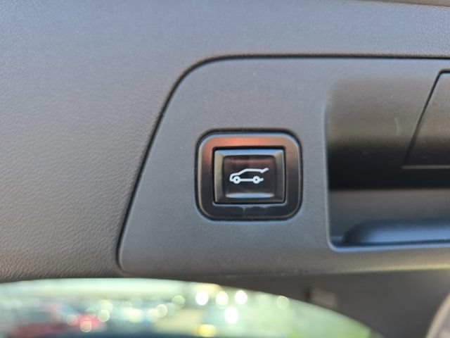 Used 2021 Buick Envision Essence w/ Sport Touring Package FWD image 12