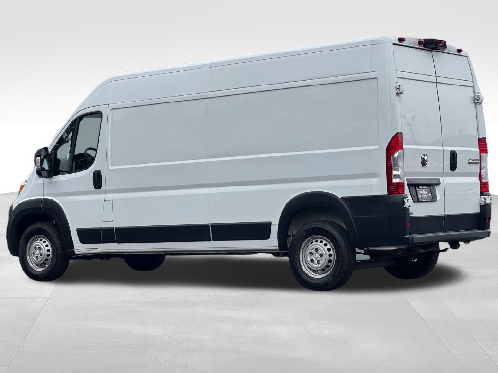 Used 2024 RAM ProMaster 2500 w/ Convenience Group FWD image 5