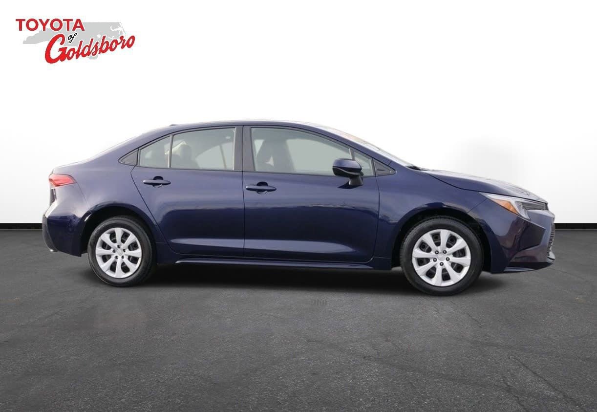 Used 2024 Toyota Corolla LE image 5