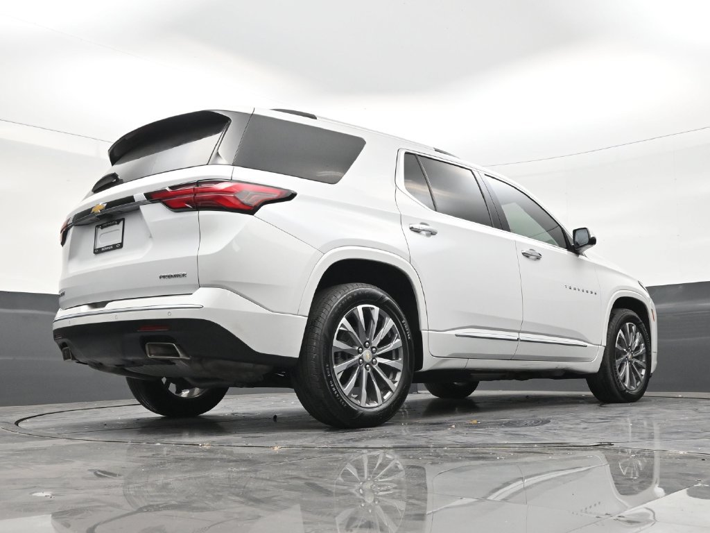 Used 2022 Chevrolet Traverse Premier FWD image 24