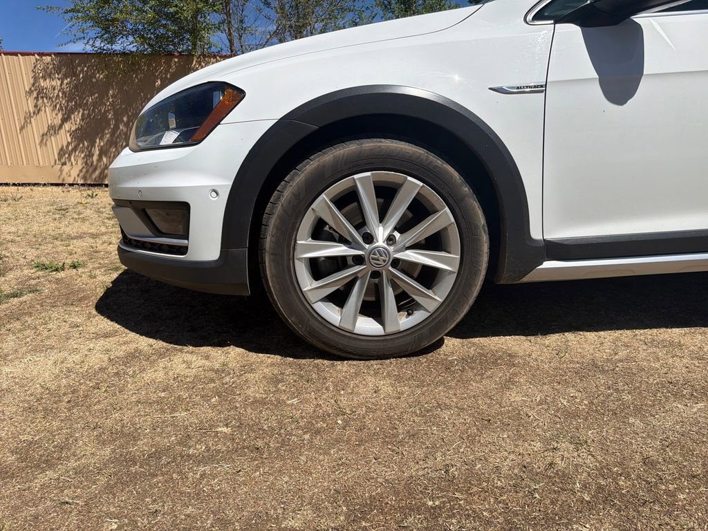 Used 2017 Volkswagen Golf Alltrack SE image 35