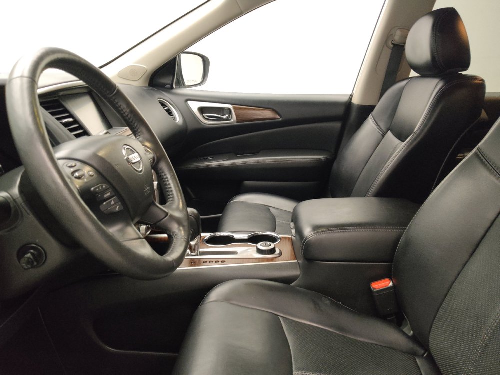 Used 2020 Nissan Pathfinder Platinum AWD/4WD image 17