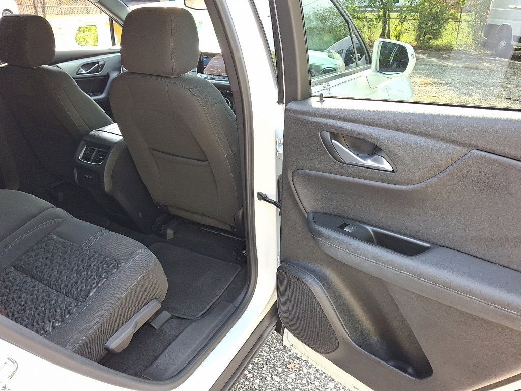 Used 2019 Chevrolet Blazer LT image 14