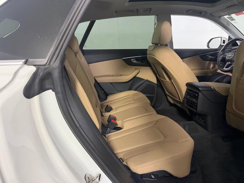 Used 2023 Audi Q8 Premium Plus w/ Premium Plus Package AWD/4WD image 32