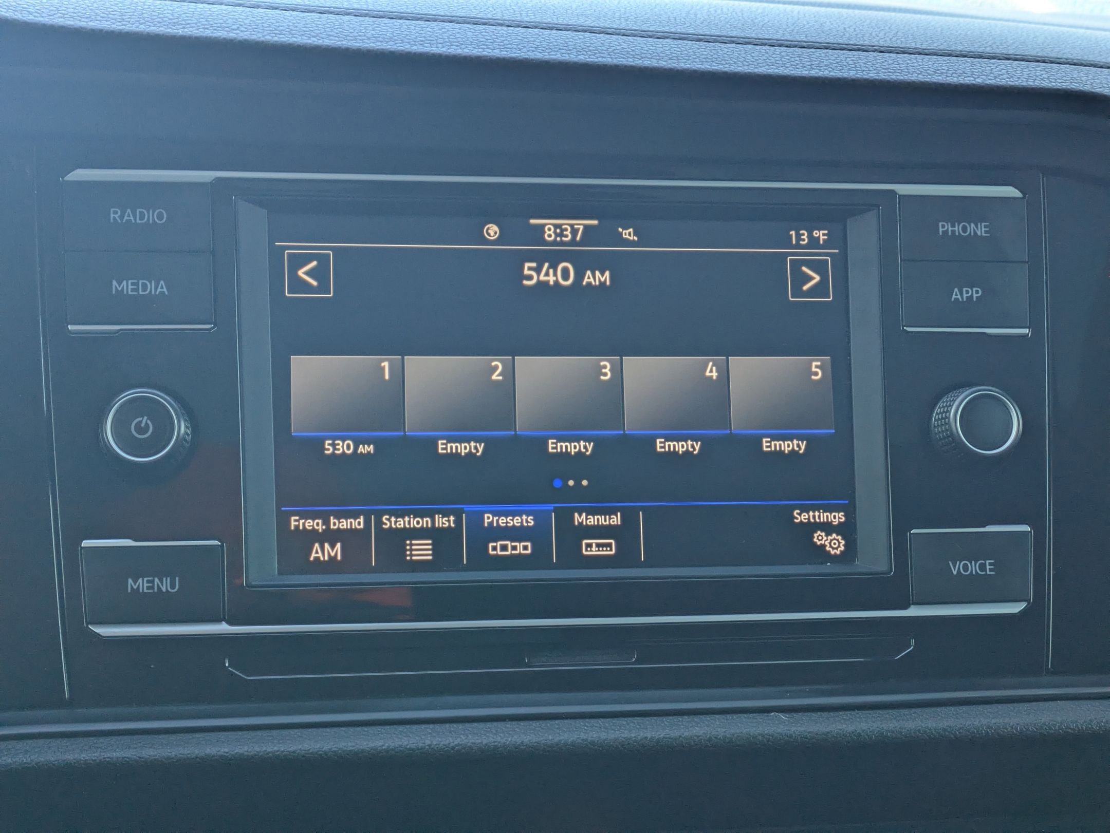 Used 2023 Volkswagen Jetta SE image 20