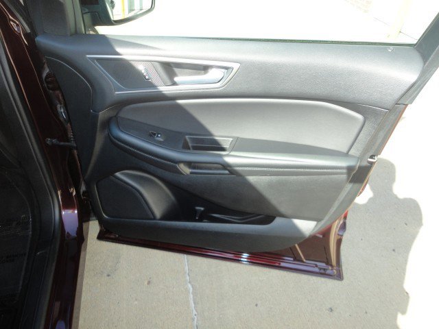 Used 2024 Ford Edge SEL image 17