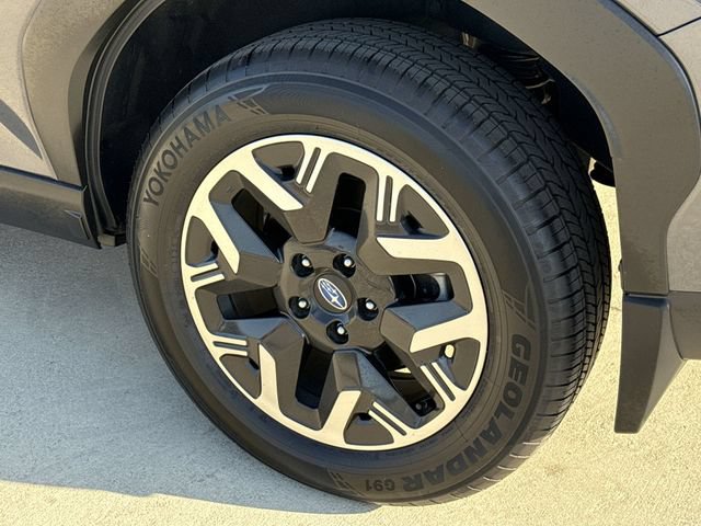 Certified 2025 Subaru Forester AWD/4WD image 11