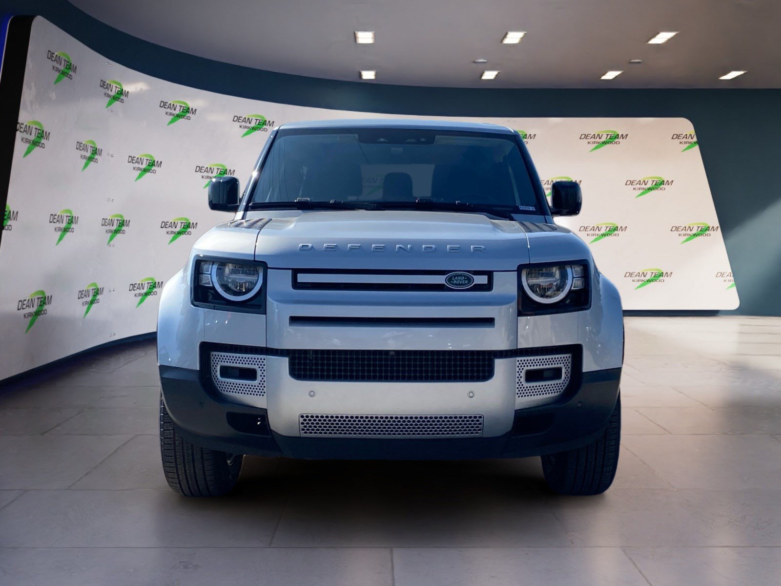 Used 2022 Land Rover Defender 90 S AWD/4WD image 2