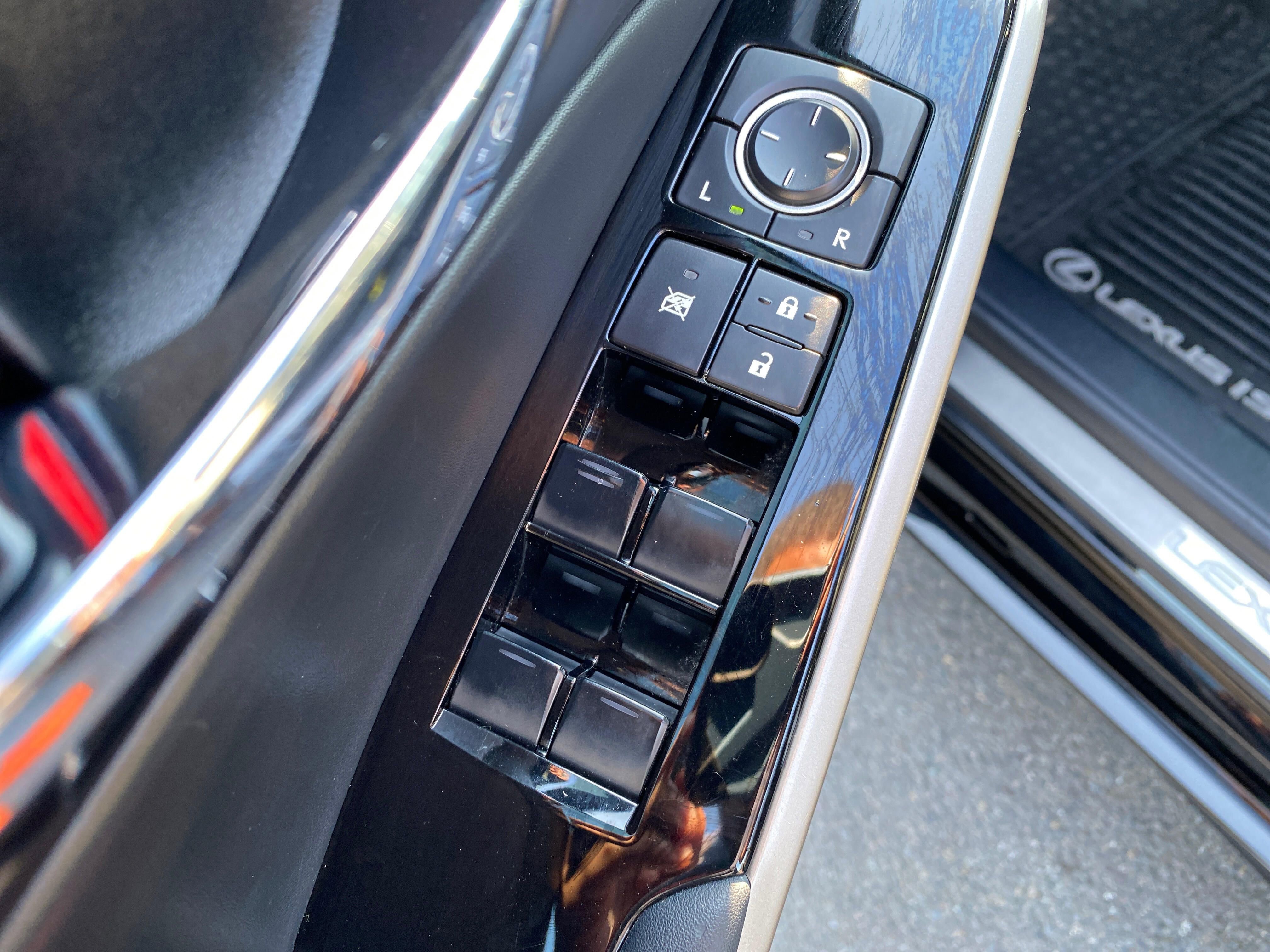 Used 2016 Lexus IS 300 AWD image 8