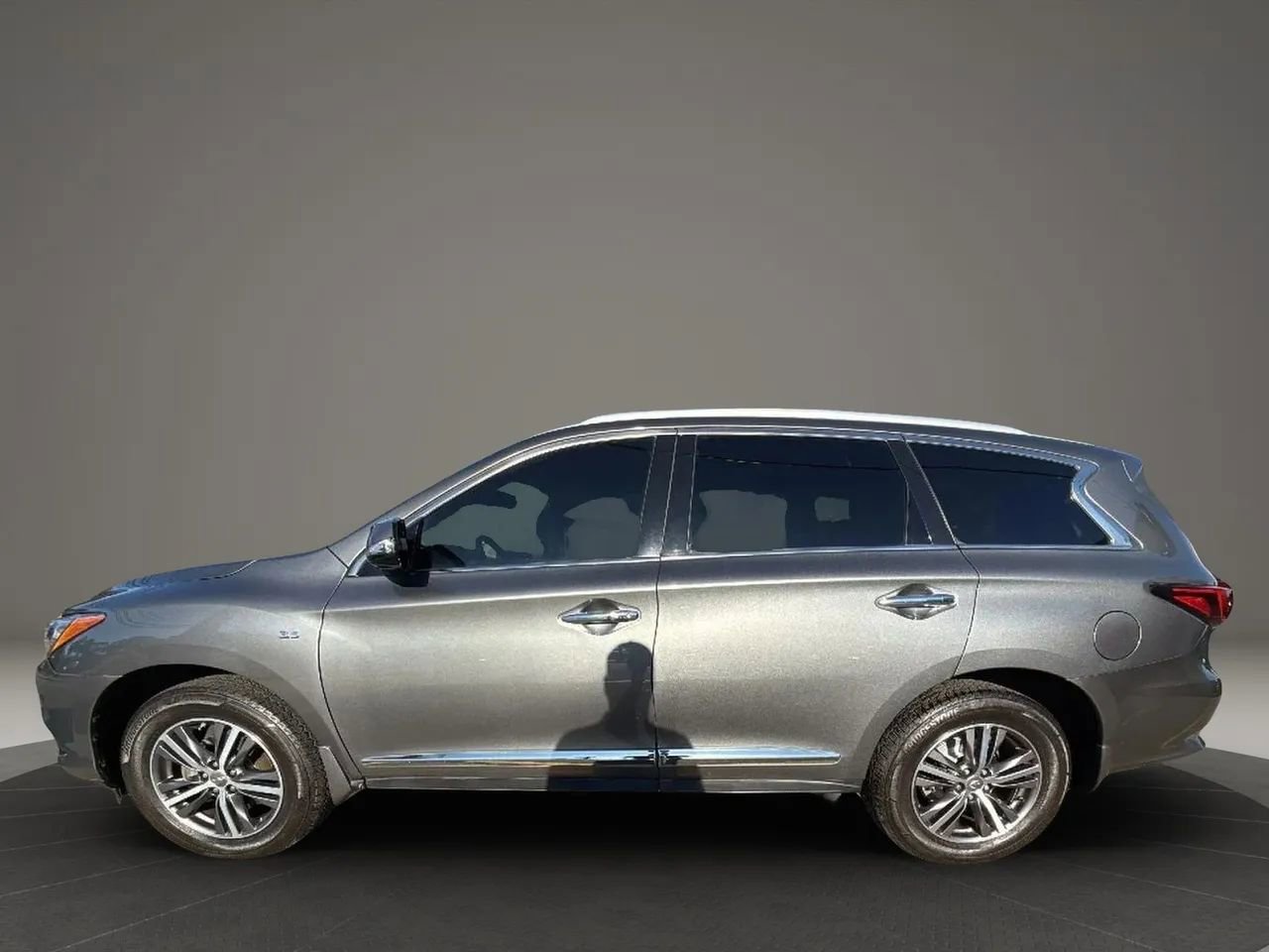 Used 2019 INFINITI QX60 Luxe w/ Essential Package image 8