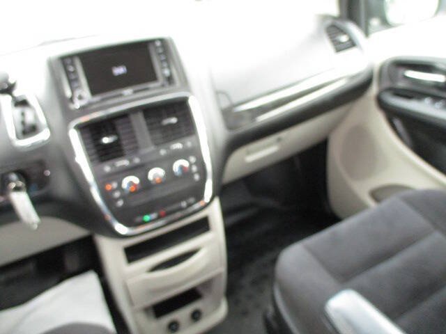 Used 2014 RAM C/V Tradesman FWD image 11