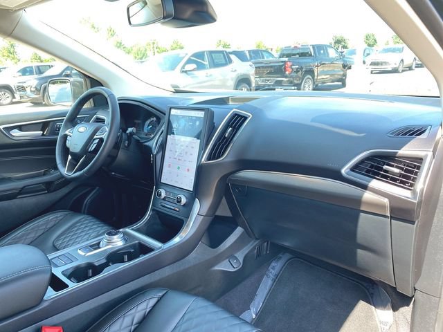Used 2023 Ford Edge Titanium w/ Class II Trailer Tow Package AWD/4WD image 28
