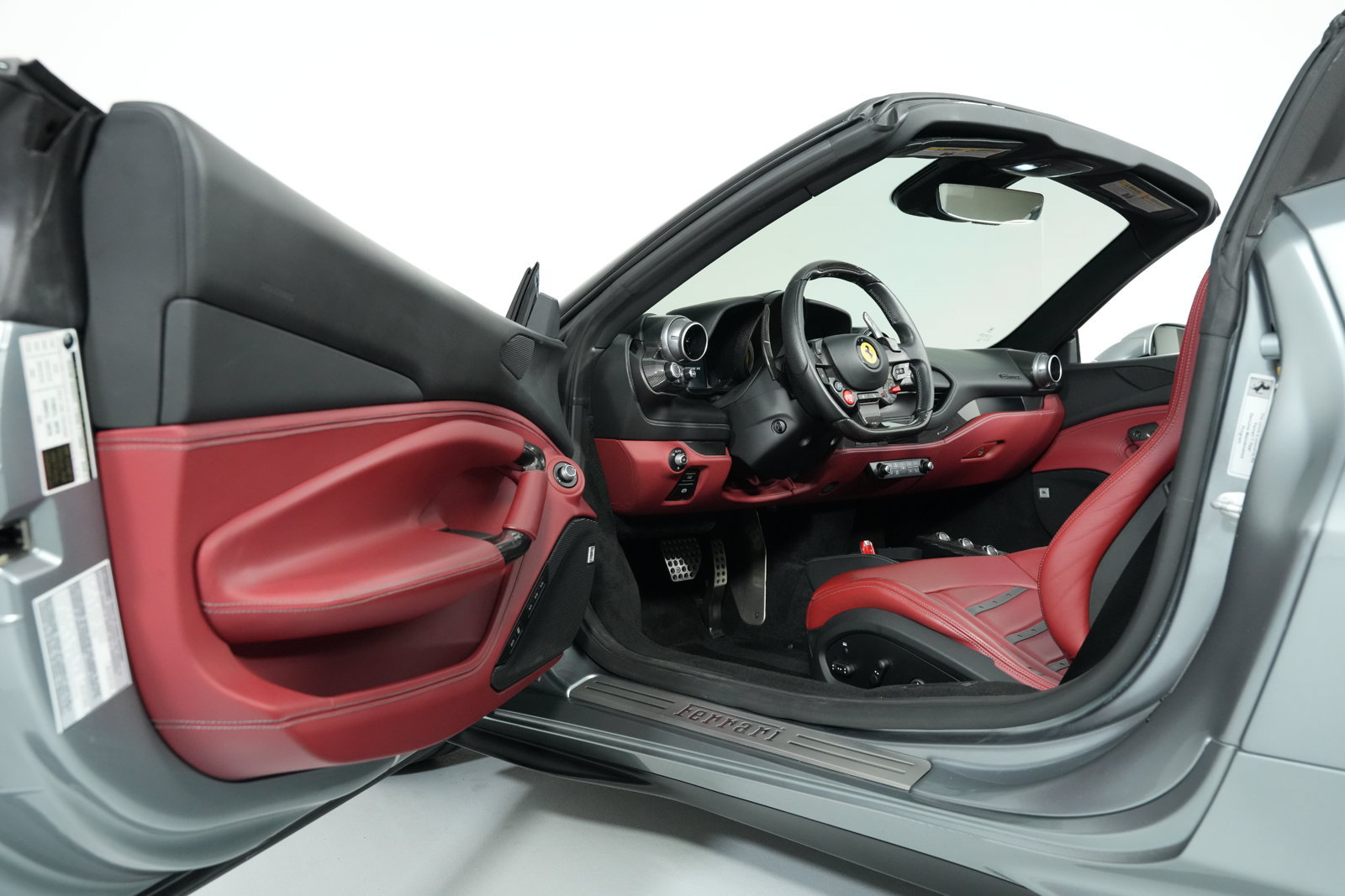 Used 2021 Ferrari F8 Spider RWD image 30