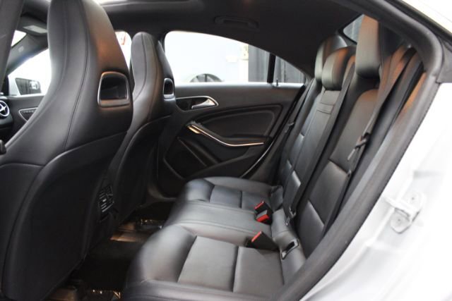 Used 2015 Mercedes-Benz CLA 250 4MATIC image 22