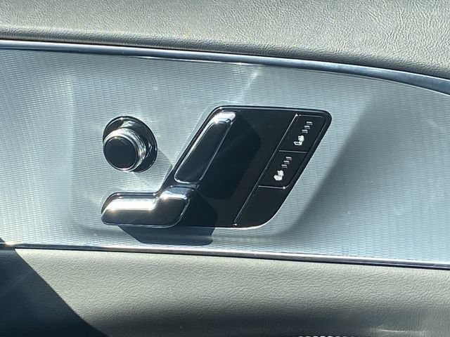 Certified 2024 Cadillac Lyriq Tech w/ Driver Assist Package AWD/4WD image 26