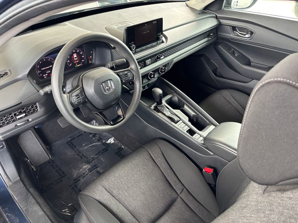 Used 2023 Honda Accord EX image 9