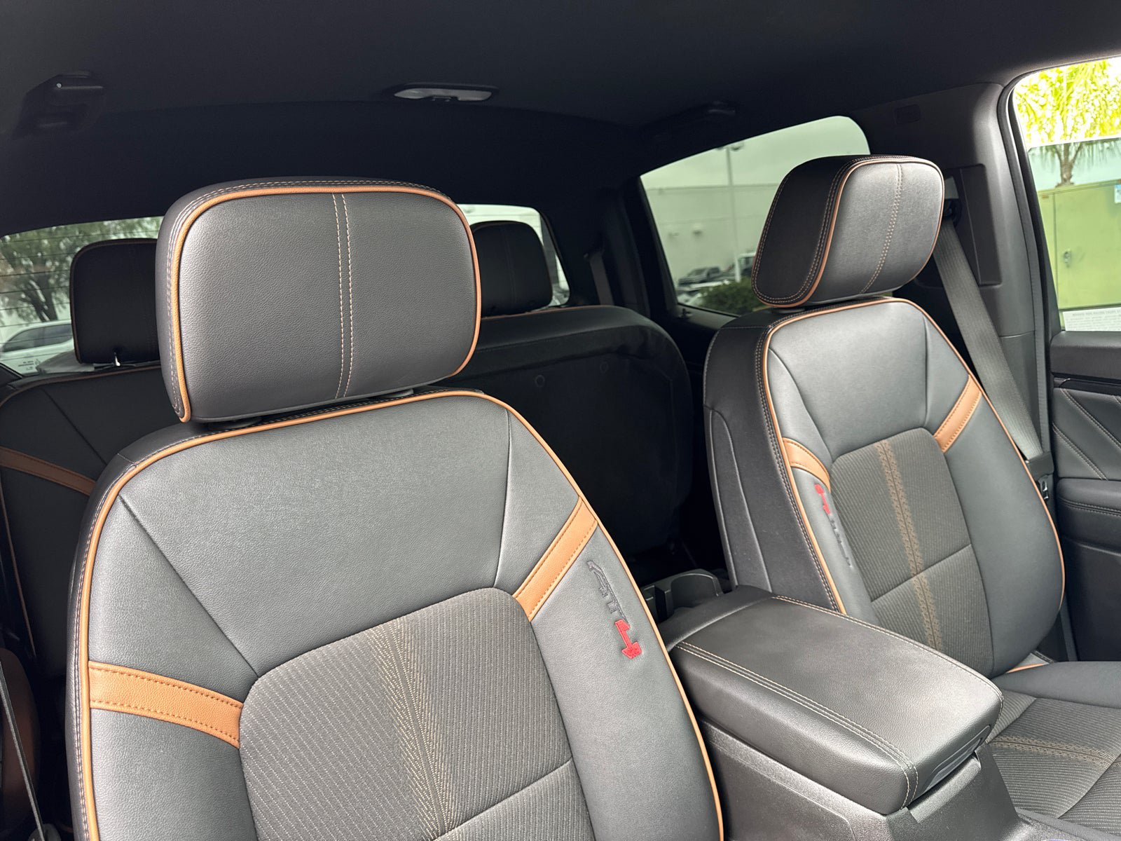 Certified 2025 GMC Canyon AT4 AWD/4WD image 15