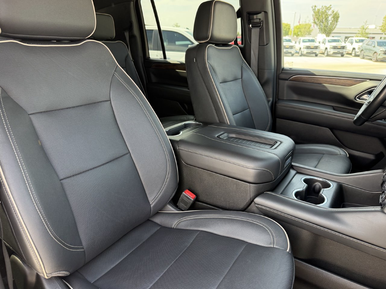 Used 2023 Chevrolet Suburban Premier AWD/4WD image 26