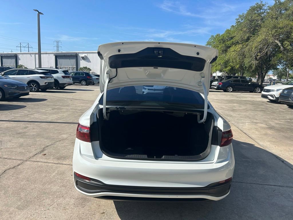 Used 2023 Volkswagen Jetta SE FWD image 42