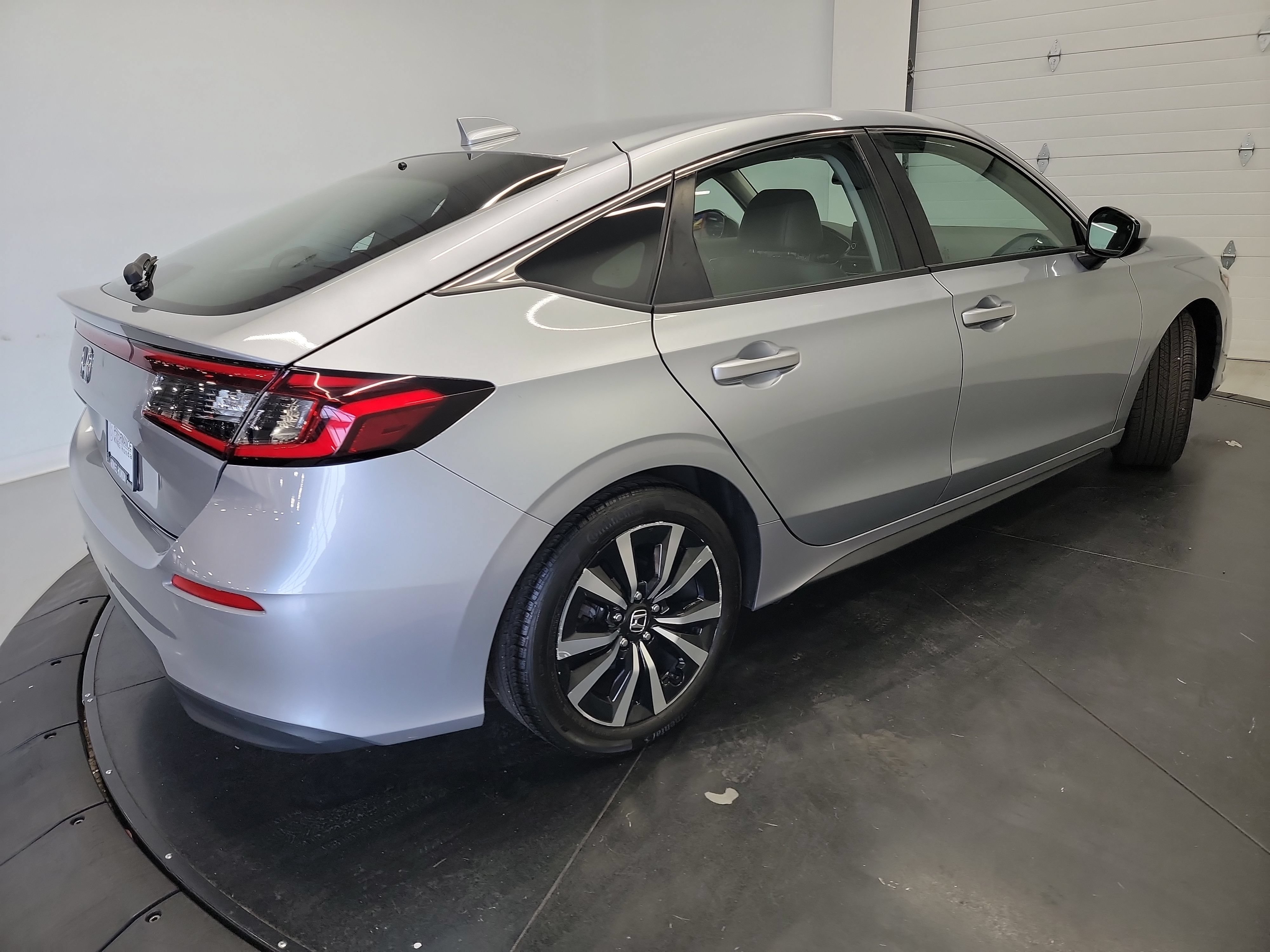Certified 2024 Honda Civic EX-L image 9