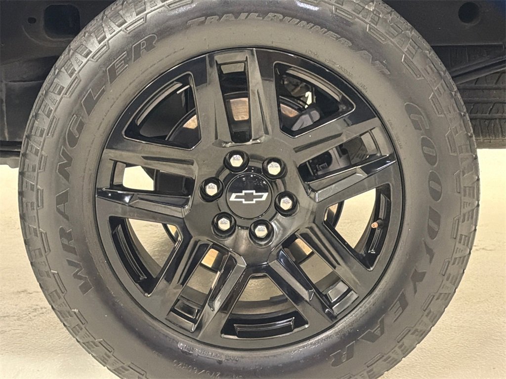 Used 2022 Chevrolet Silverado 1500 Custom image 11