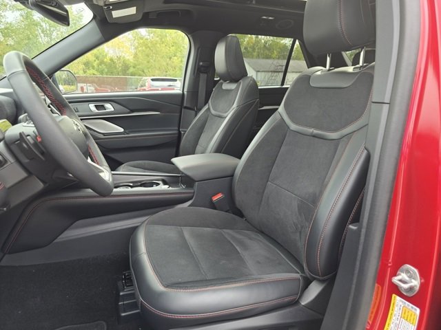 Used 2025 Ford Explorer ST w/ Sun And Sound Package image 10