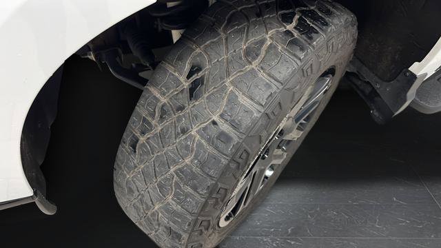 Used 2022 Chevrolet Silverado 1500 LT Trail Boss w/ LT Trail Boss Premium Package AWD/4WD image 38