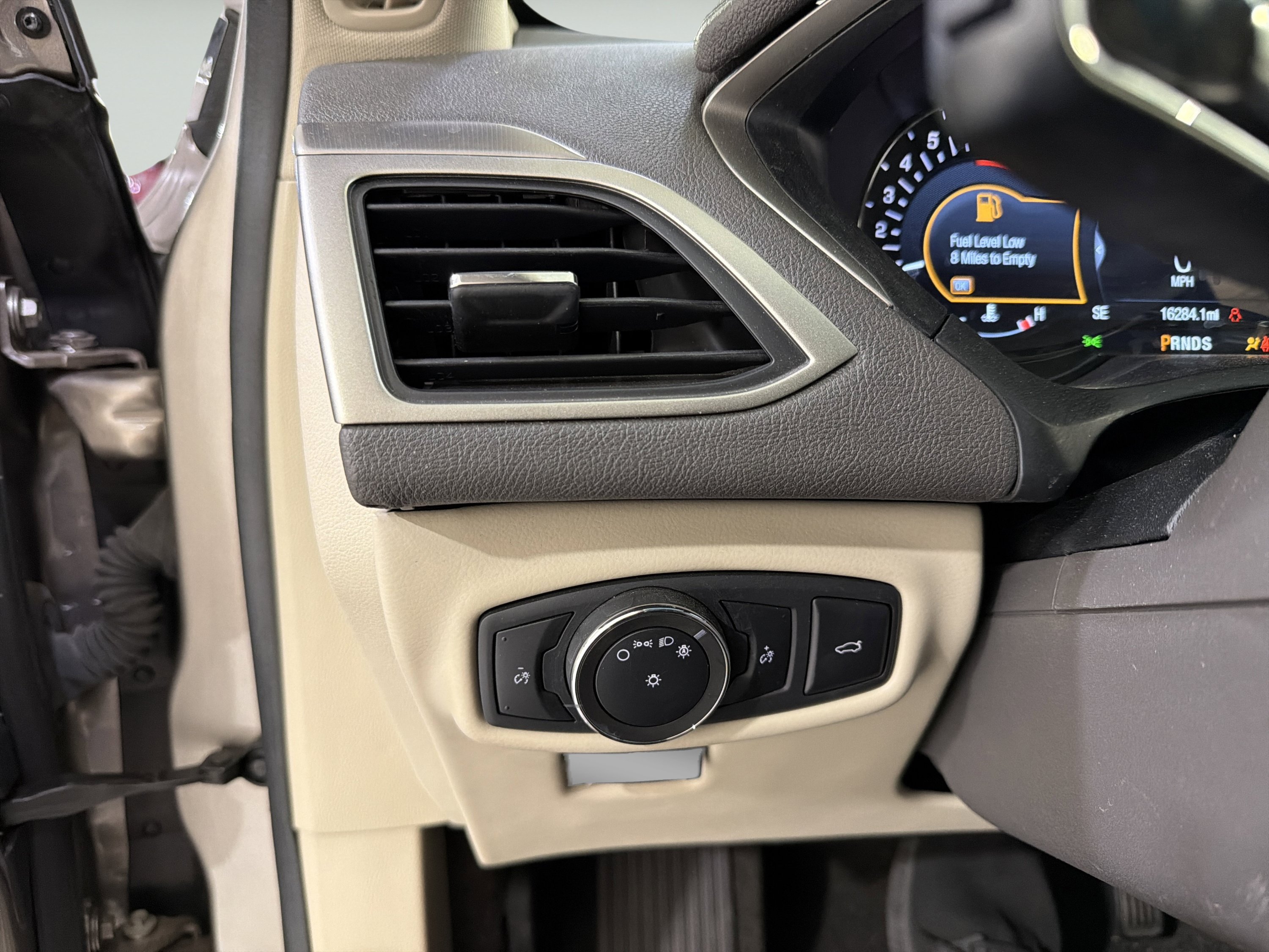 Used 2020 Lincoln MKZ w/ Convenience Package FWD image 20
